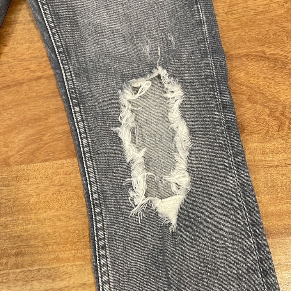 Zara Ripped Jeans 👖 🤍 - Picture 8 of 12